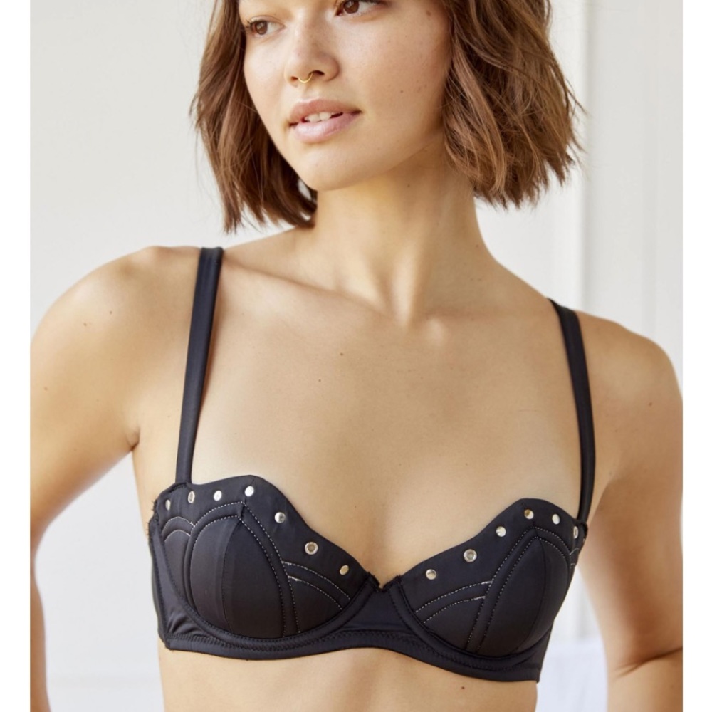 Thistle and Spire Women’s Black Carina Studded Underwire Bra